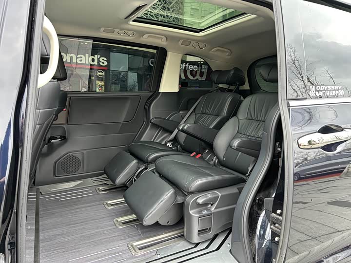 Фото 5 - Honda Odyssey