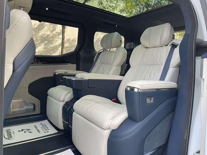 Фото 7 - Zeekr 009