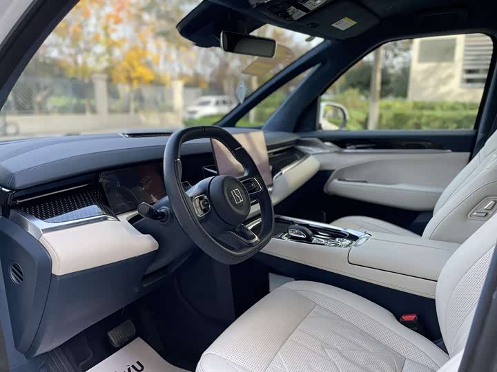 Фото 9 - Zeekr 009