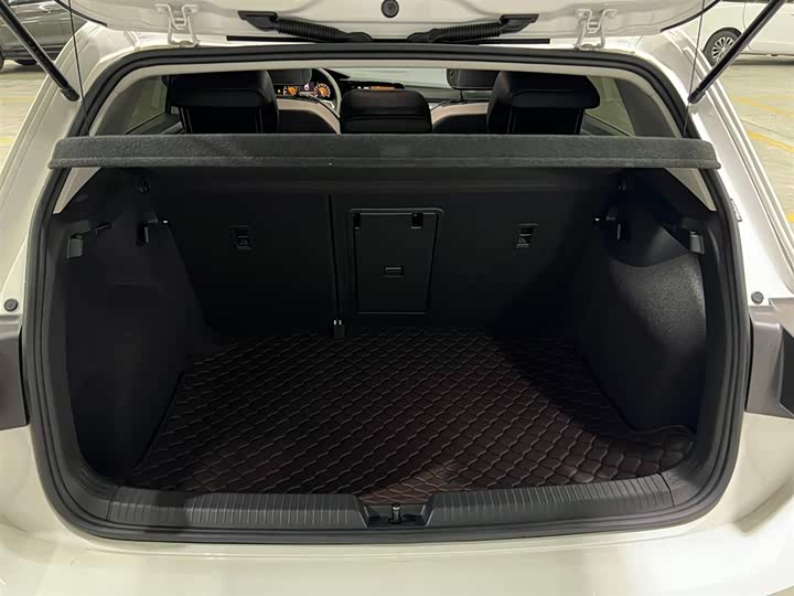 Фото 7 - Volkswagen Golf