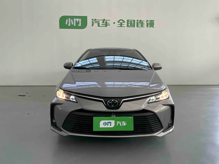 Фото 2 - Toyota Corolla