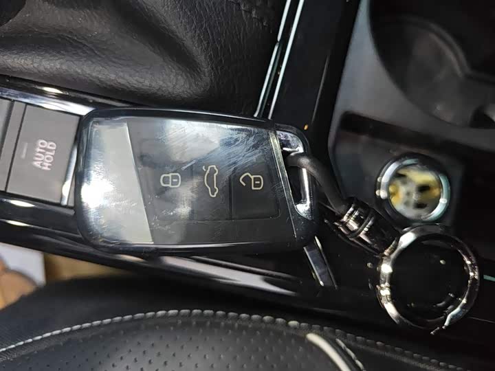 Фото 9 - Volkswagen Passat