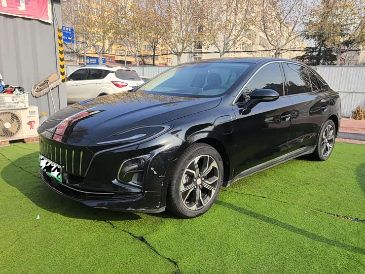 Фото 3 - Hongqi E-QM5