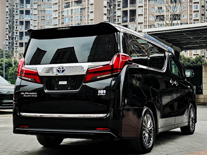 Фото 3 - Toyota Alphard