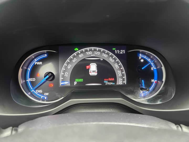 Фото 8 - Toyota RAV4