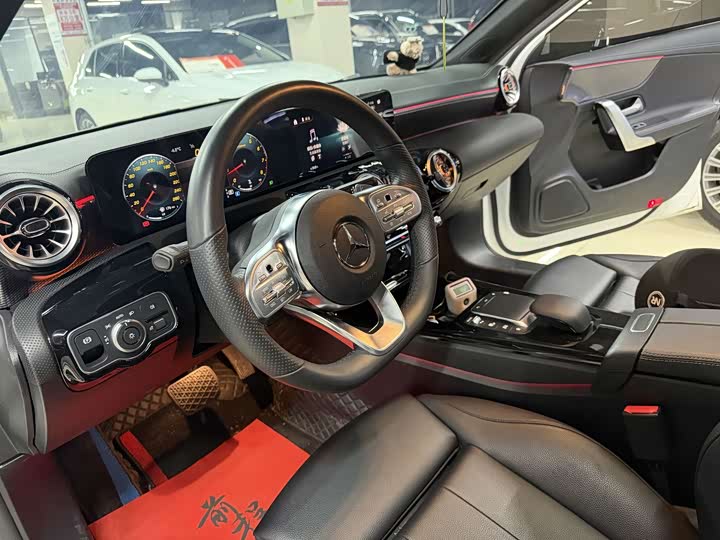 Фото 9 - Mercedes-Benz A-Class