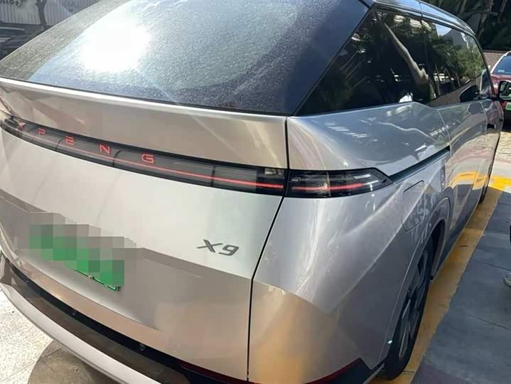 Фото 3 - XPeng X9