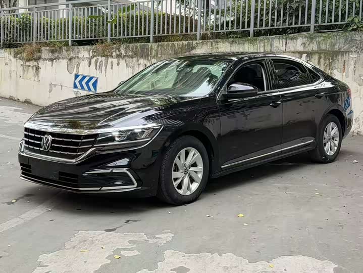 Фото 1 - Volkswagen Passat