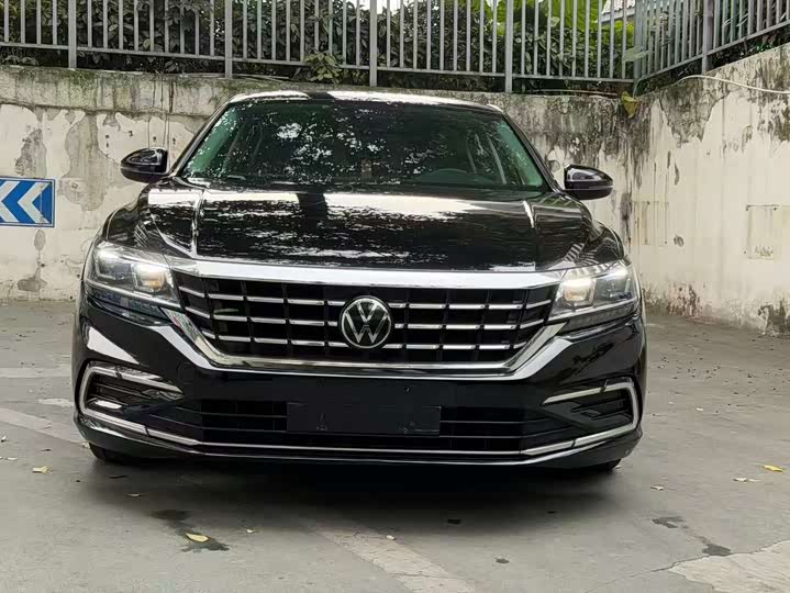 Фото 2 - Volkswagen Passat