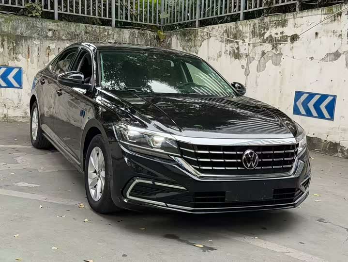 Фото 3 - Volkswagen Passat