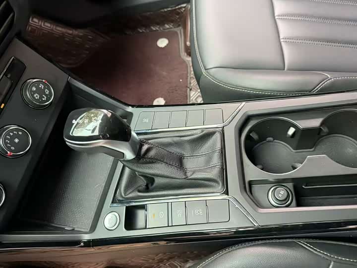 Фото 7 - Volkswagen Passat