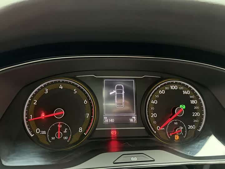 Фото 8 - Volkswagen Passat