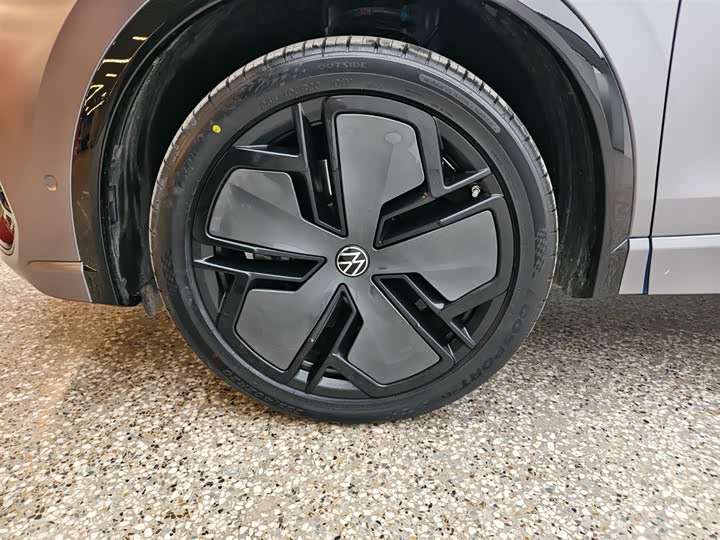 Фото 6 - Volkswagen Tiguan L Pro