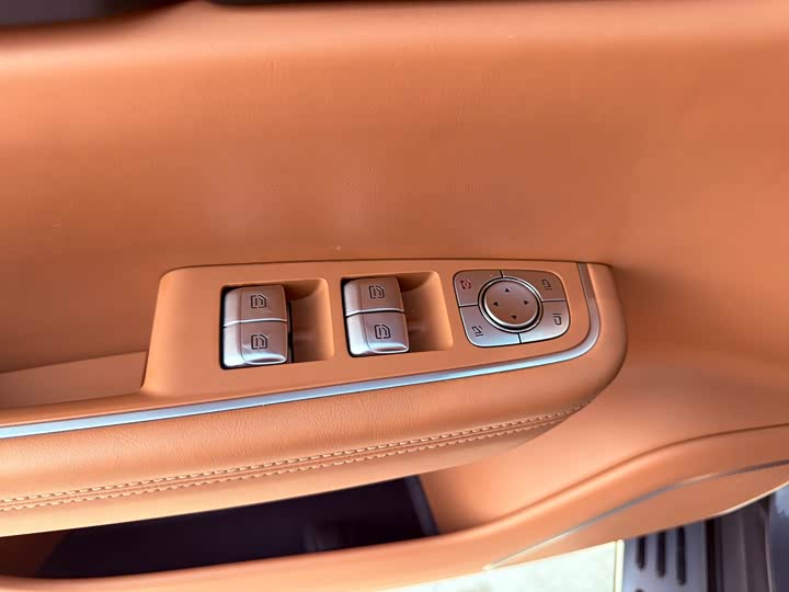 Фото 9 - LiXiang One