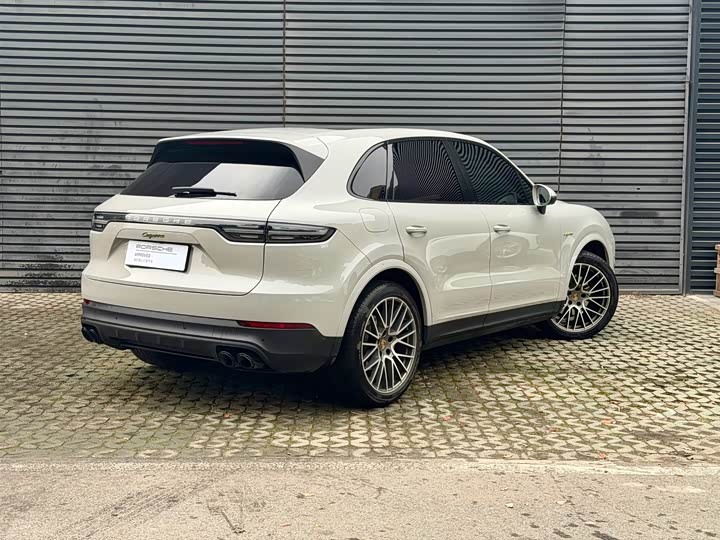 Фото 4 - Porsche Cayenne Hybrid