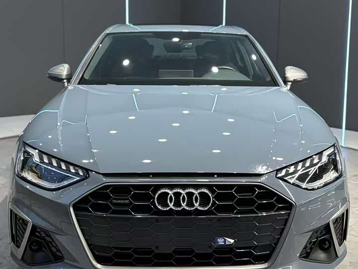 Фото 2 - Audi A4L