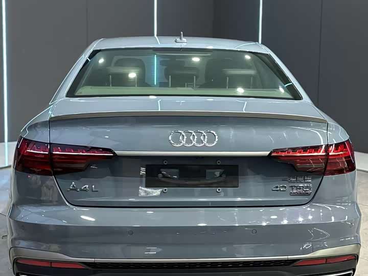 Фото 7 - Audi A4L