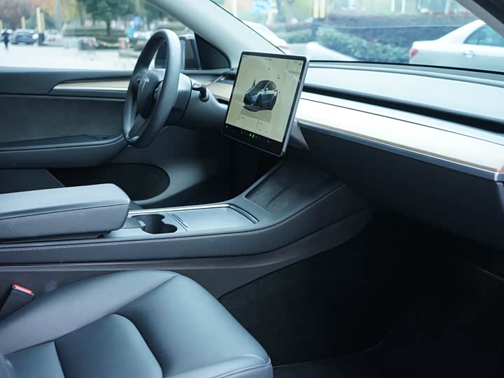 Фото 9 - Tesla Model Y