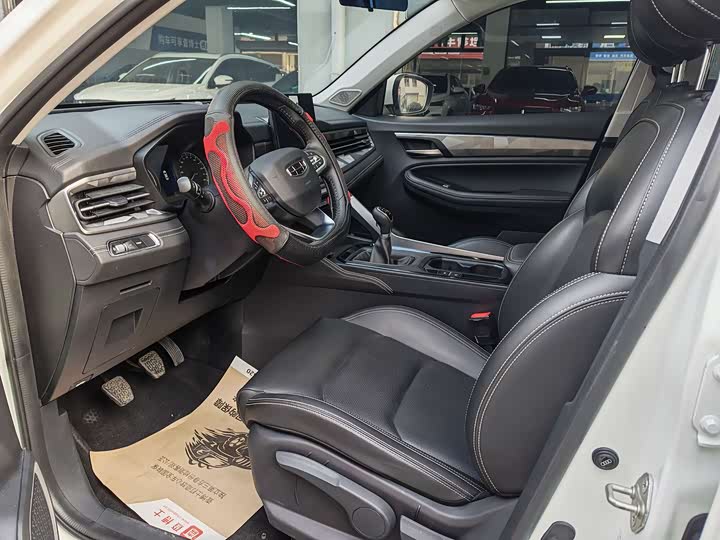 Фото 4 - Geely Vision X6