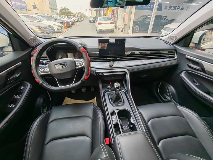 Фото 5 - Geely Vision X6