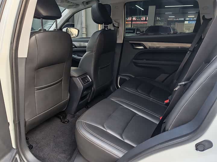 Фото 6 - Geely Vision X6