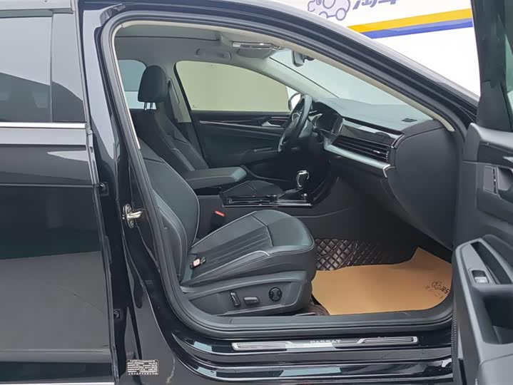 Фото 8 - Volkswagen Passat