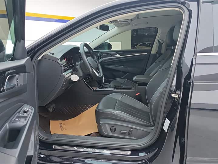 Фото 9 - Volkswagen Passat