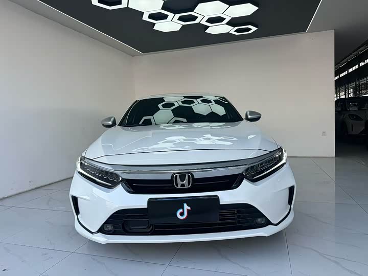 Фото 2 - Honda Inspire