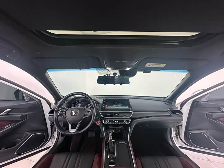 Фото 4 - Honda Inspire