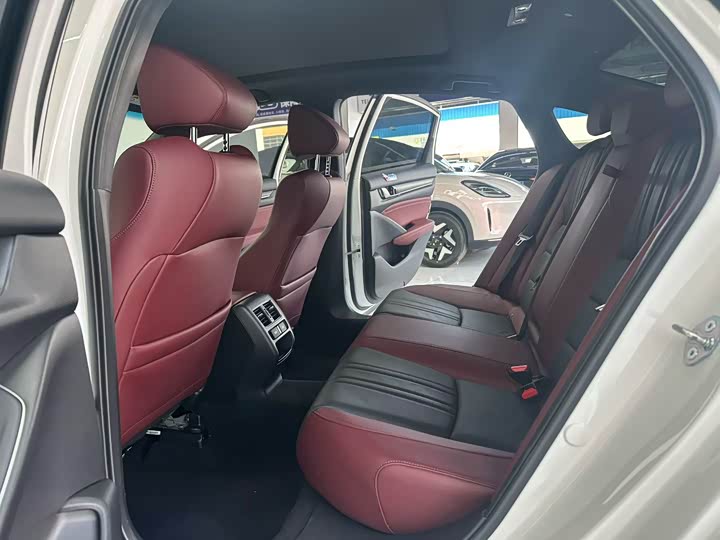 Фото 5 - Honda Inspire