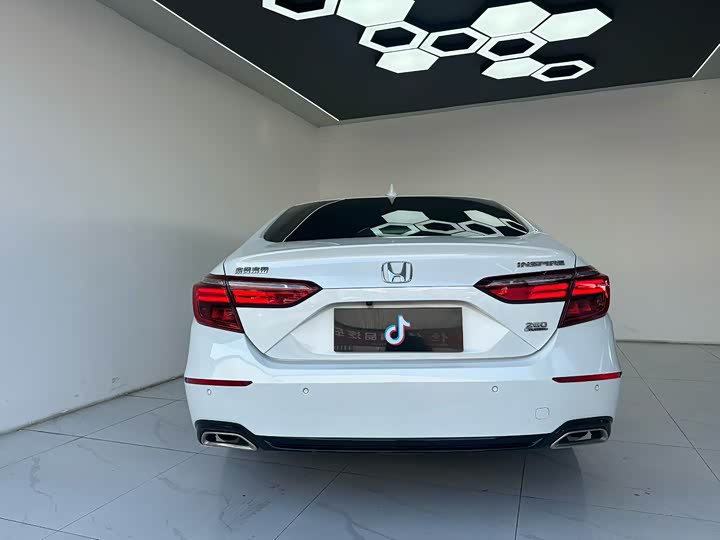 Фото 7 - Honda Inspire