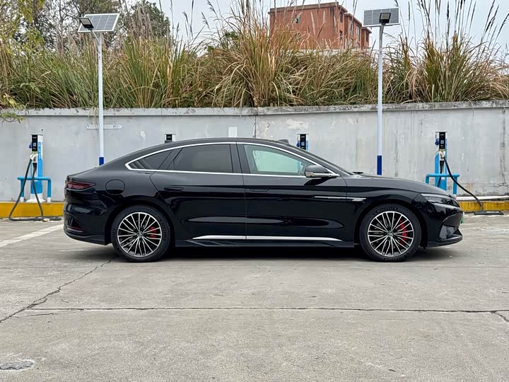 Фото 3 - BYD Han