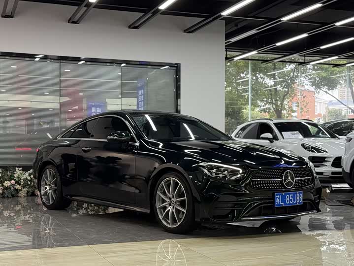 Фото 2 - Mercedes-Benz E-Class