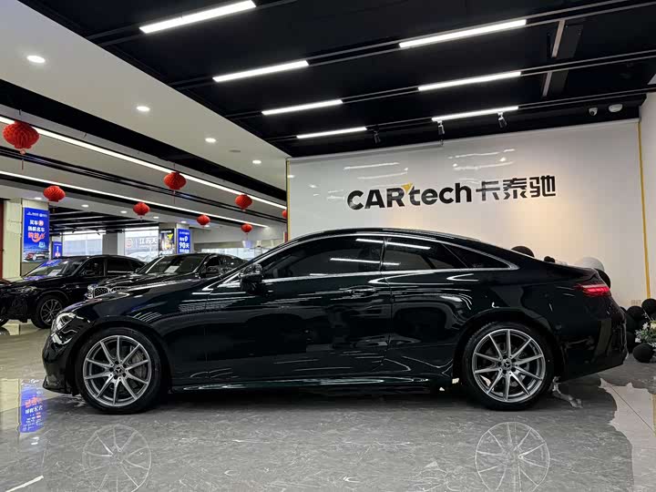 Фото 3 - Mercedes-Benz E-Class