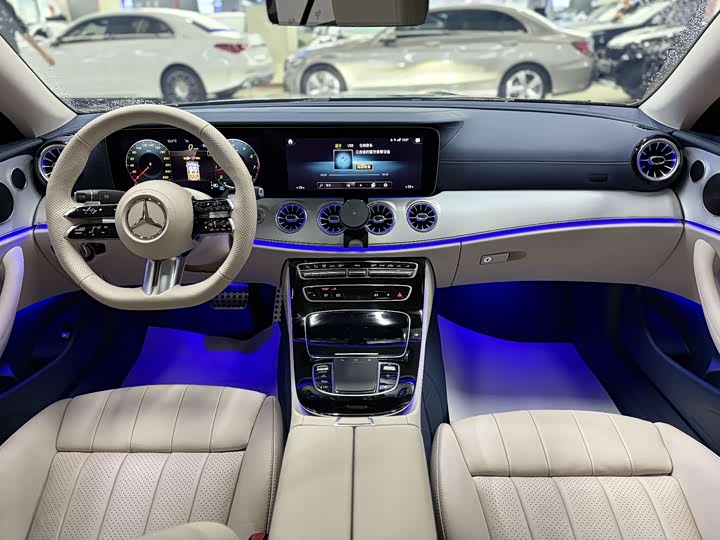 Фото 9 - Mercedes-Benz E-Class