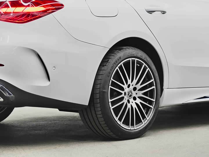 Фото 9 - Mercedes-Benz C-Class