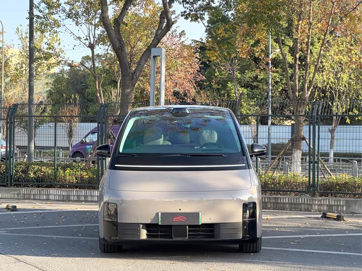 Фото 2 - LiXiang Mega