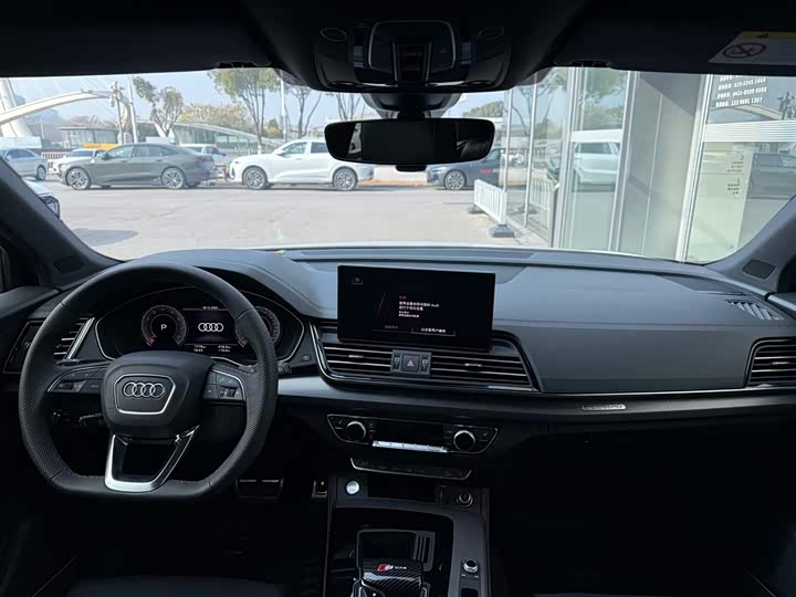 Фото 7 - Audi Q5L