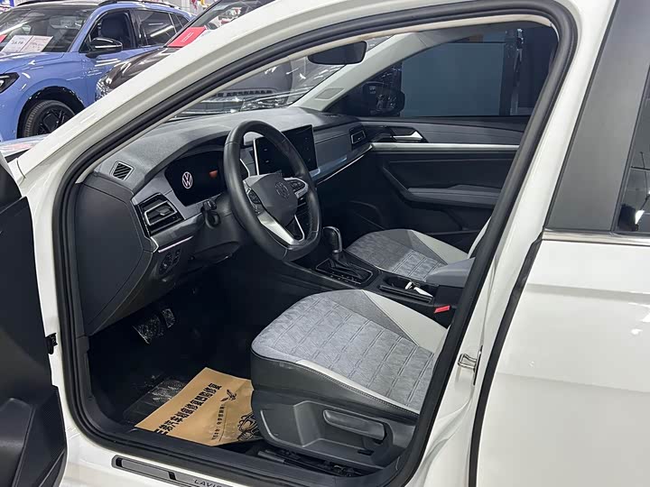 Фото 9 - Volkswagen Lavida