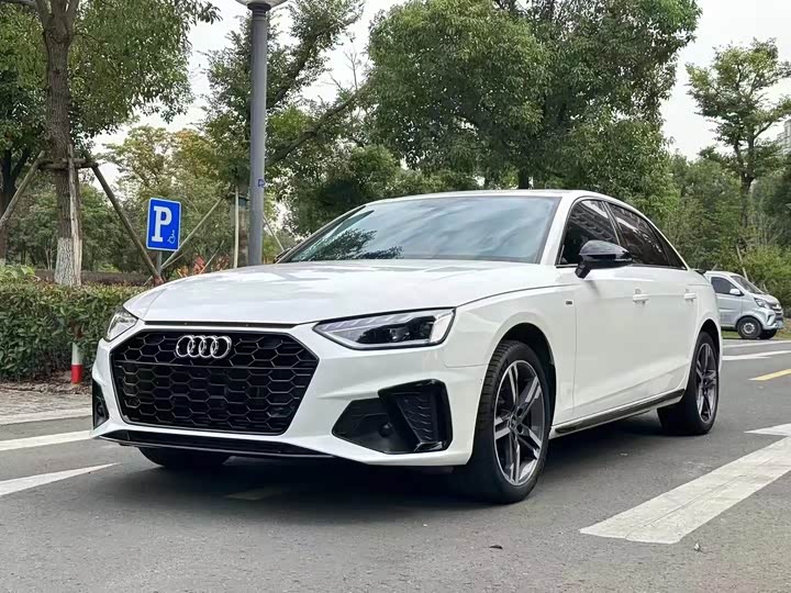 Фото 1 - Audi A4L