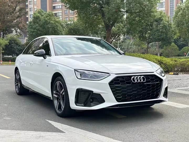 Фото 3 - Audi A4L