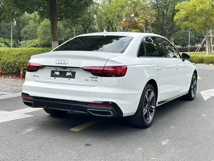 Фото 7 - Audi A4L