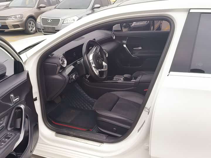 Фото 5 - Mercedes-Benz A-Class