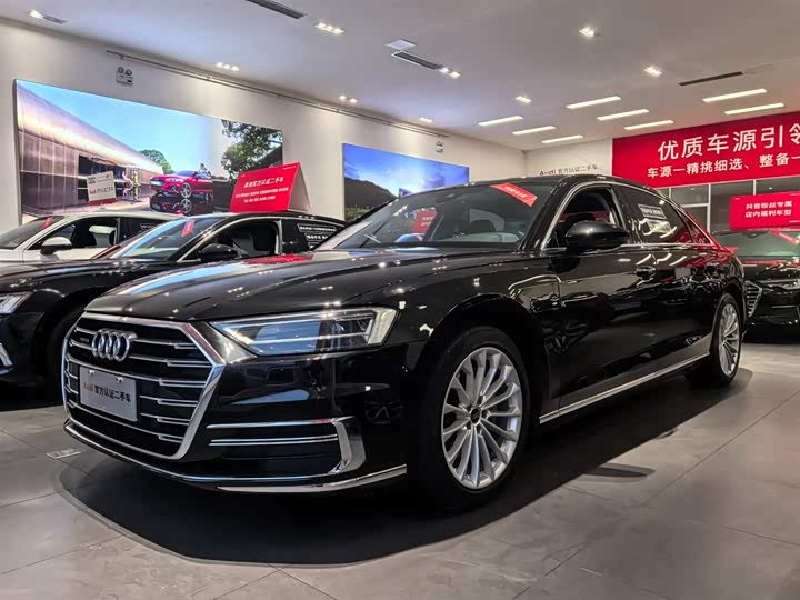 Фото 1 - Audi A8