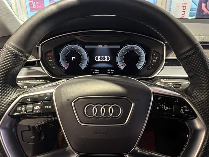 Фото 2 - Audi A8