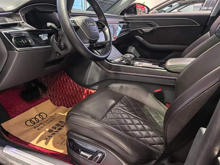 Фото 3 - Audi A8