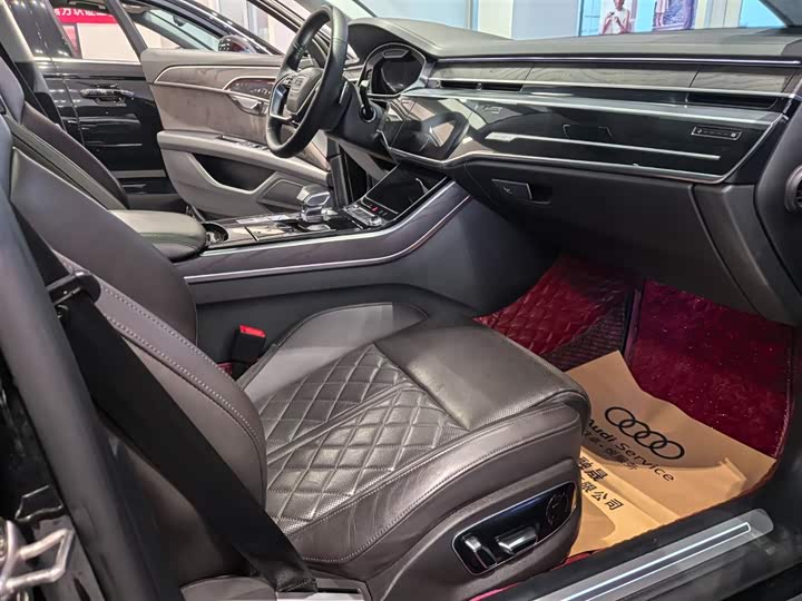 Фото 4 - Audi A8