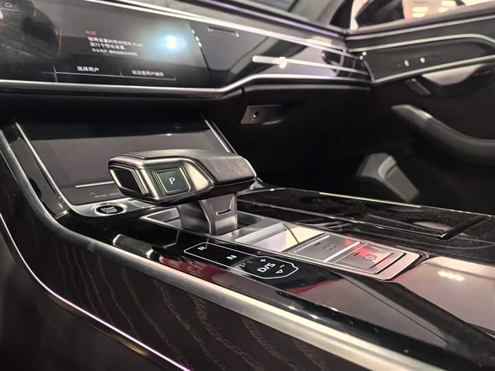 Фото 6 - Audi A8