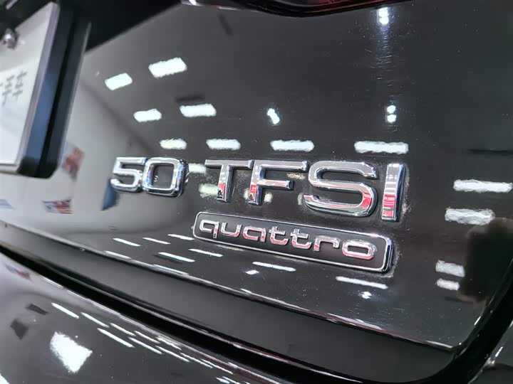 Фото 8 - Audi A8