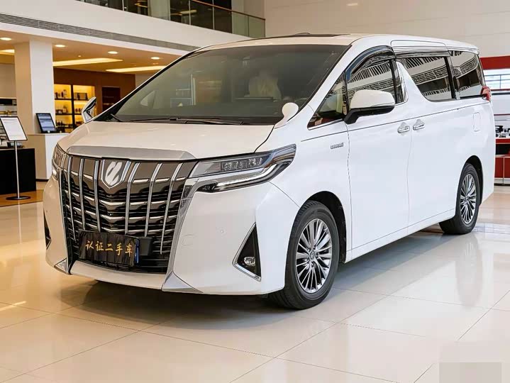 Фото 1 - Toyota Alphard